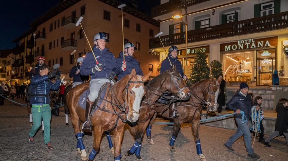 Four polo teams will parade through the streets of Rome 